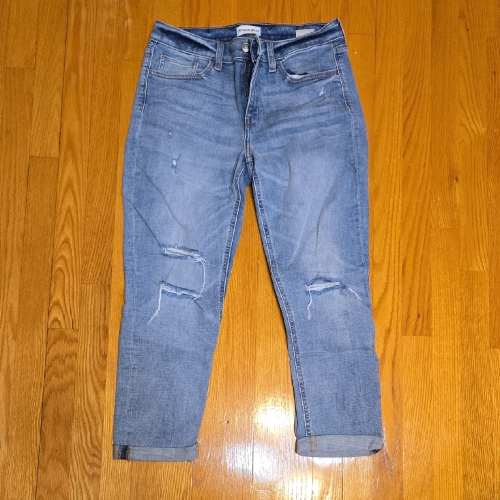 Casual Blue Distressed Cropped Jeans